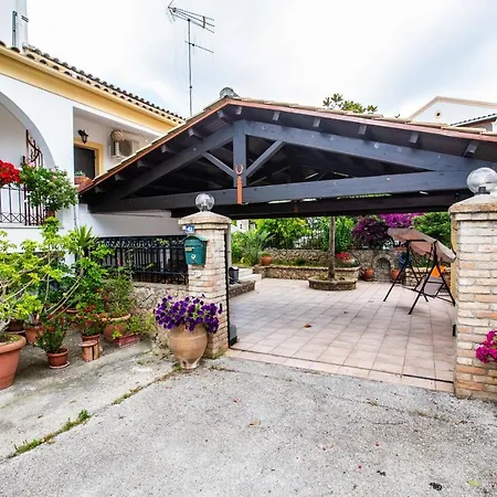 Villa Aloelia - 3Bd,Garden & Bbq Near Corfu Town *